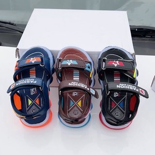 Thanh lý sandal bé trai hết đèn