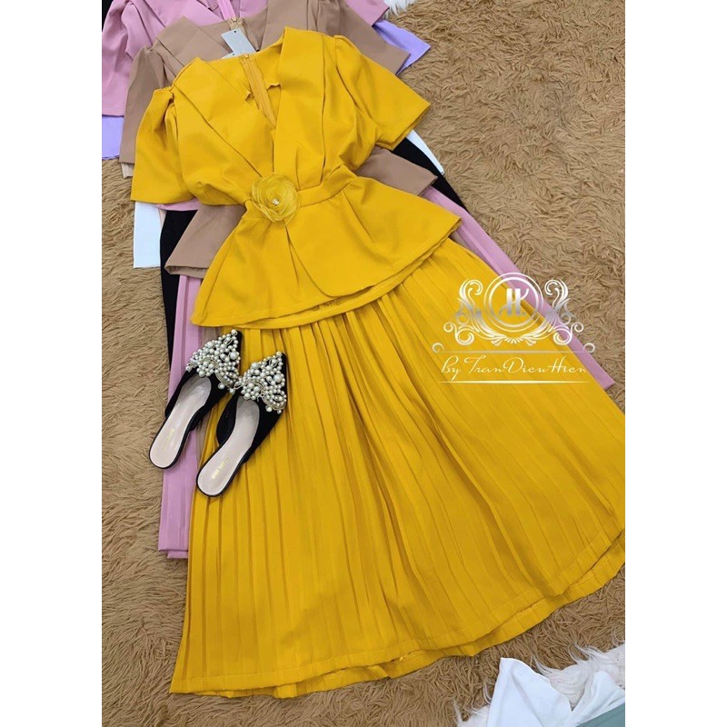 Sét áo cổ đắp chéo chân váy dập ly | BigBuy360 - bigbuy360.vn