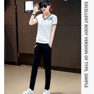 Đồ bộ thể thao thêu con chuồn chuồn