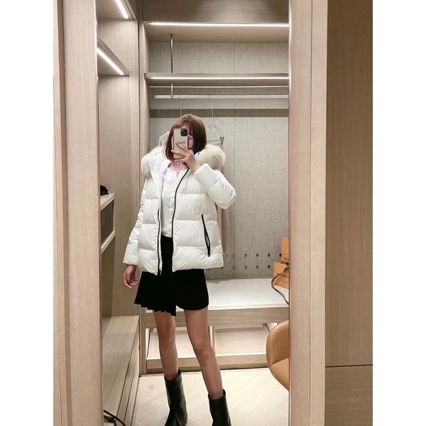 Áo khoác phao mũ lông cho nữ thương hiệu Prada cao cấp