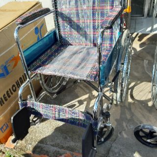 Xe lăn người già nệm vải