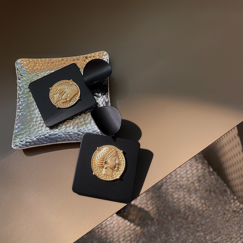 Hoa tai thiết kế hình học phong cách Âu Mỹ thời trang 2021 dành cho nữ