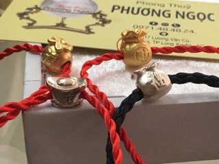 Vòng tay chỉ đỏ mix bạc ta
