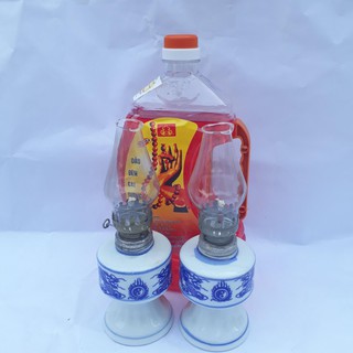 Cặp Đèn Thờ Sứ Bát Tràng Và 1 Dầu Lưu Ly Cát Tường Cao Cấp (2 lit)