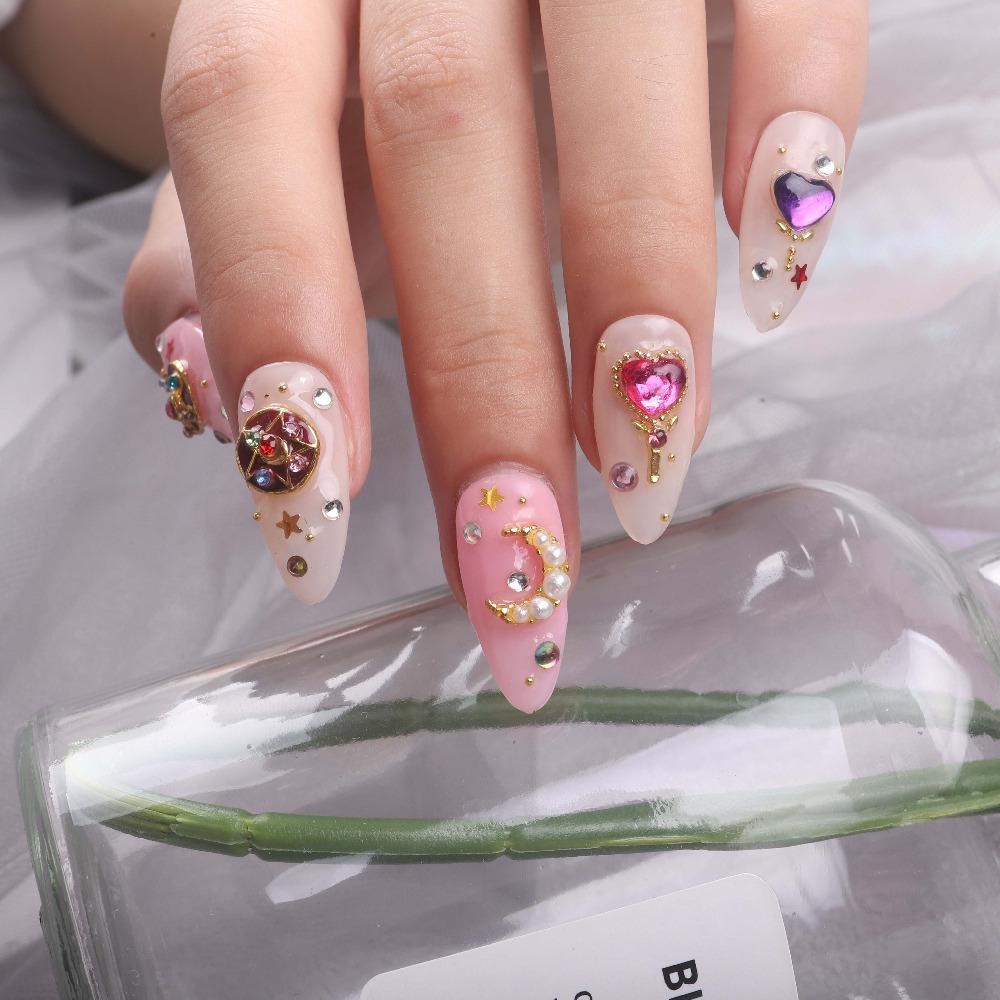 1 Hộp Phụ Kiện Trang Trí Móng Tay 3D Hình Thủy Thủ Mặt Trăng Sang Trọng