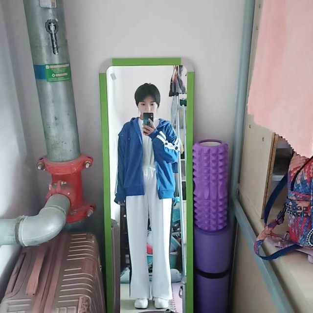 ẢNH THẬT BỘ QUẦN ÁO KHOÁC XANH DNA V TAEHYUNG BTS | BigBuy360 - bigbuy360.vn