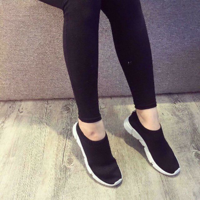 Sneaker siêu nhẹ. Sale sập sànnn 180