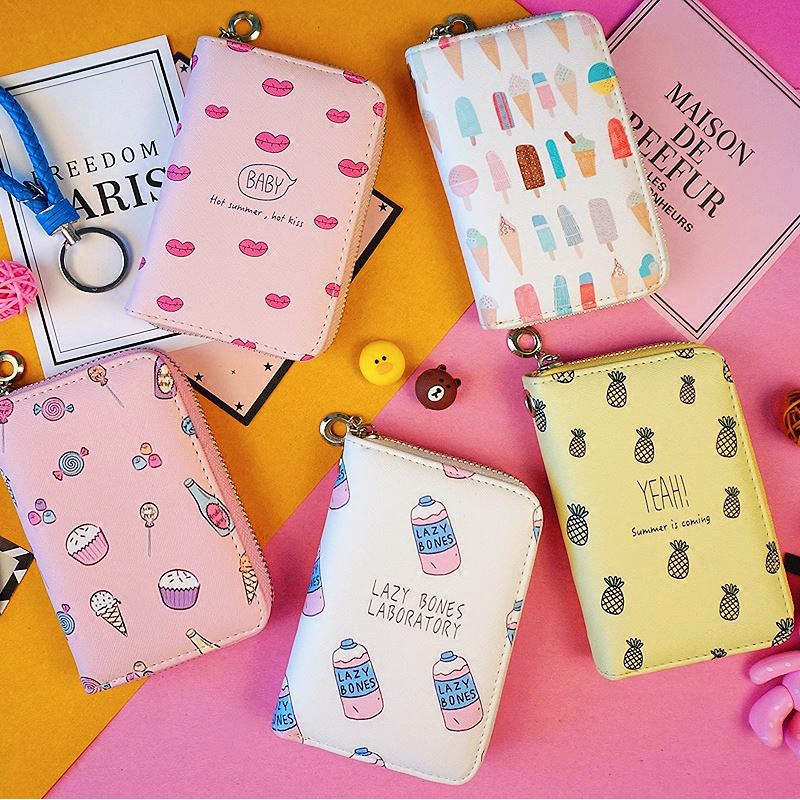 [16 Mẫu Siêu Xinh] Bóp Ví Ngắn Nữ Cầm Tay Size Lỡ Họa Tiết Hoạt Hình Xinh Xắn Chống Xước Quăng Quật Thoải Mái!