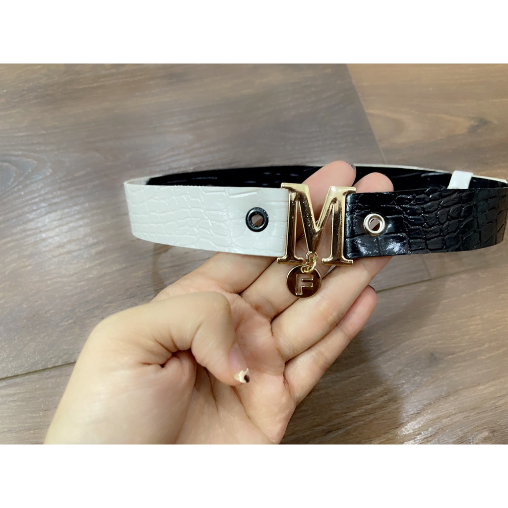 NỊT TRẮNG ĐEN CHỮ M CHO BÉ GÁI