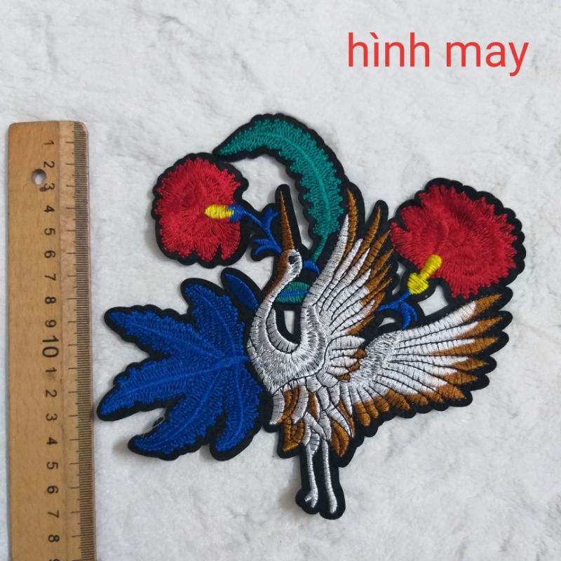 Hình may và hình ủi trang trí.