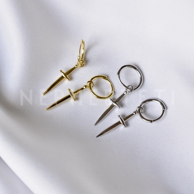 Khuyên tai bạc 925 - Khoen tròn charm thanh kiếm  - Nepherteti
