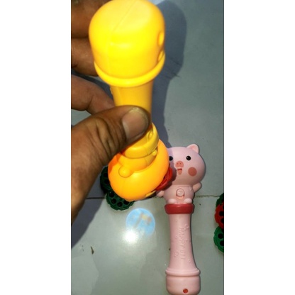 Một cái đèn pin gọi để xem ảnh động vật kèm 3 miếng để xem bằng nhựa