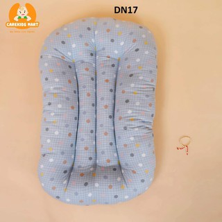 Combo Đệm + Gối Thông Minh Di Động Carekids Xám chấm bi