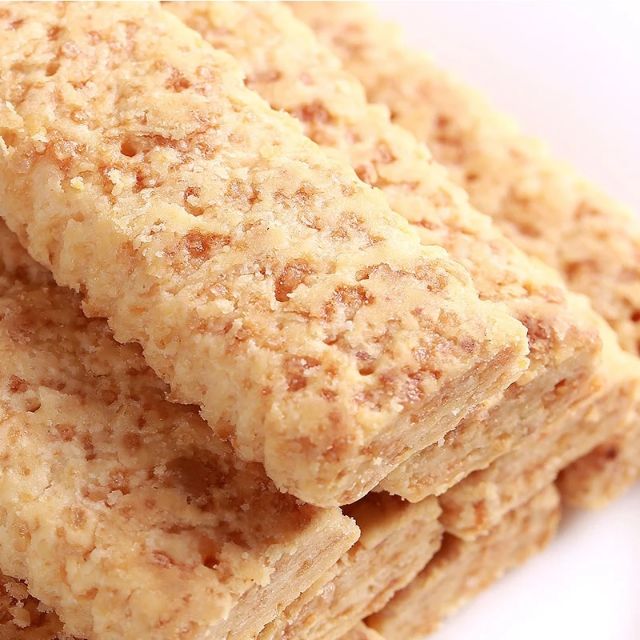 Bánh trứng muối ĐÀI LOAN ông già chính hiệu  210gam