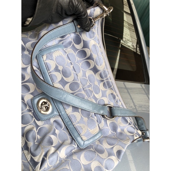 Túi chuẩn si .túi qua sử dụng. khách vui lòng xem hình nếu muốn biết thêm thông tin sản phẩm mời khách vô chat . Tkanks.