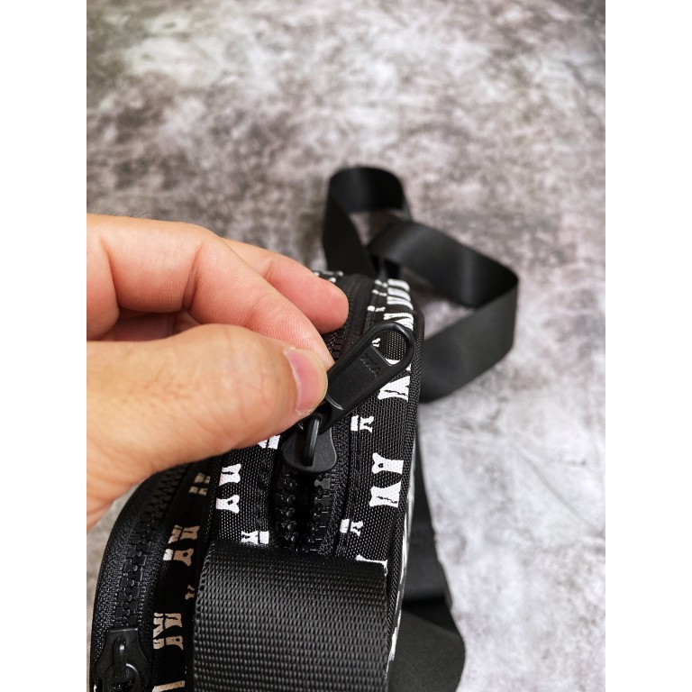 (HÀNG XUẤT XỊN) Túi đeo chéo B210 MONOGRAM MINI BAG BLACK/WHITE Made in Vietnam full tem tag