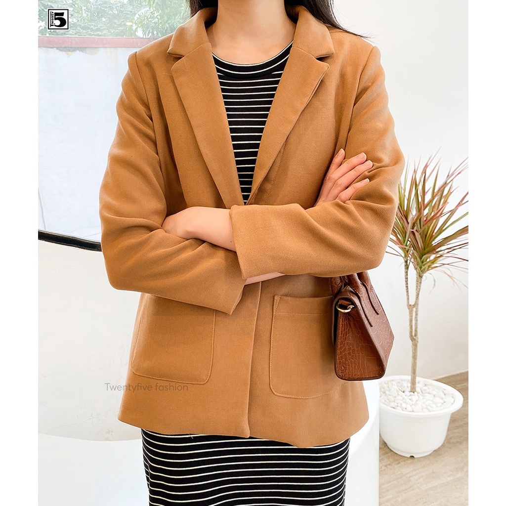 Áo vest nữ một cúc túi ốp Twentyfive NV19