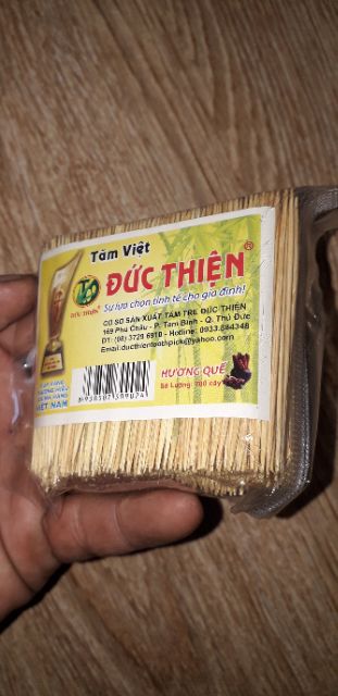 Một túi tăm Việt hương quế khoảng 700 cây