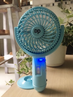 Quạt mini cầm tay DP nhiều cấp độ gió.