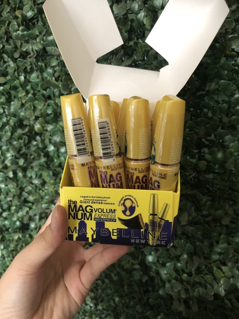 Mascara Maybelline vàng