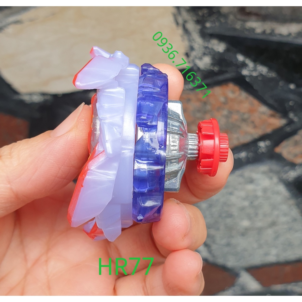 Con quay Hasbro beyblade burst quay trái Kolossal Helios H6 - HR77 (Không Kèm Phóng Quay)