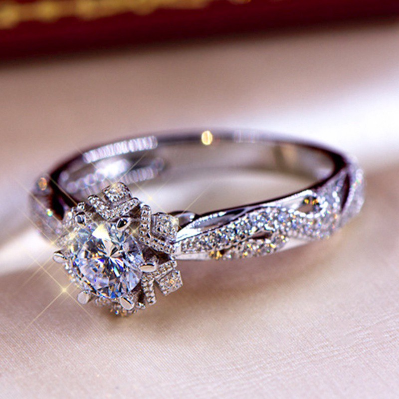 Nhẫn Đính Hôn Đính Đá Sapphire Trắng Lấp Lánh