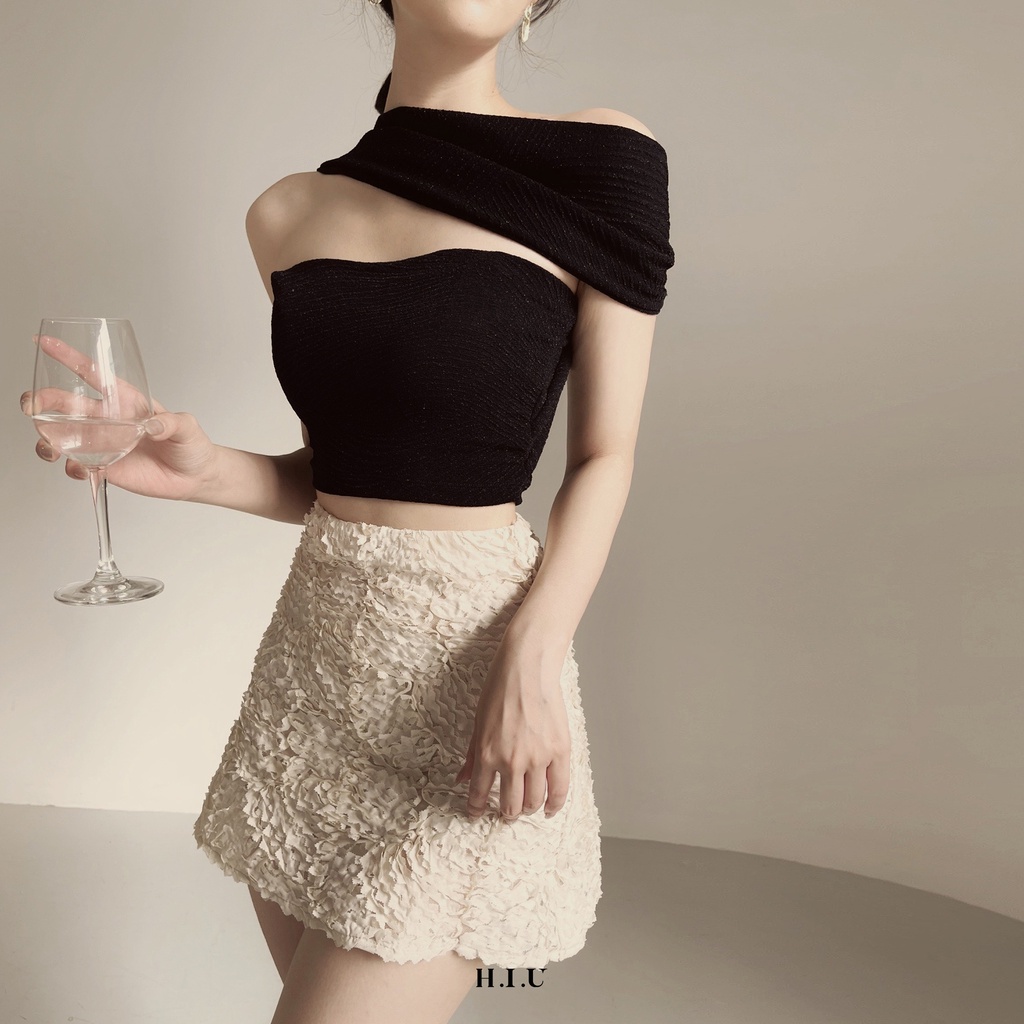 Áo nữ thiết kế 2 kiểu chéo cổ MIA TOP H.I.U Fashion , cách điệu đen ánh kim dáng ngắn sang trọng con gái HIU design