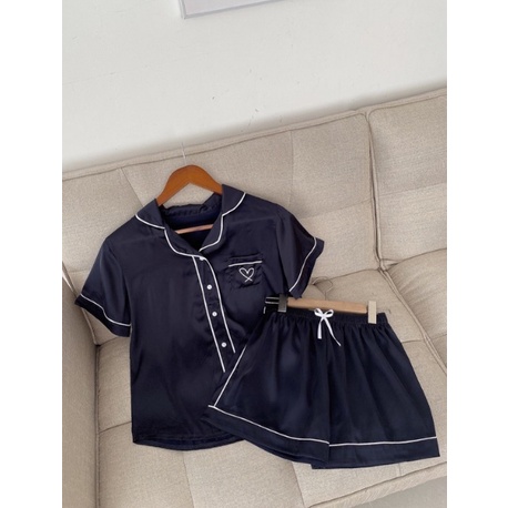 Bộ ngủ pijama lụa cộc cao cấp Rosara Bn358 | BigBuy360 - bigbuy360.vn