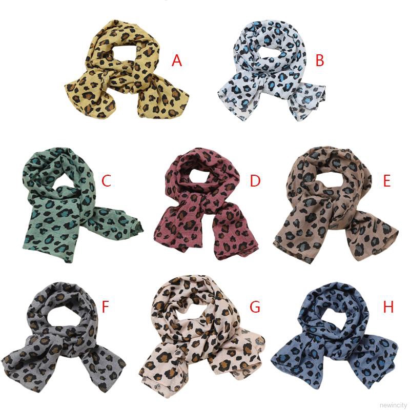 Khăn choàng cổ dày họa tiết da báo cho bé