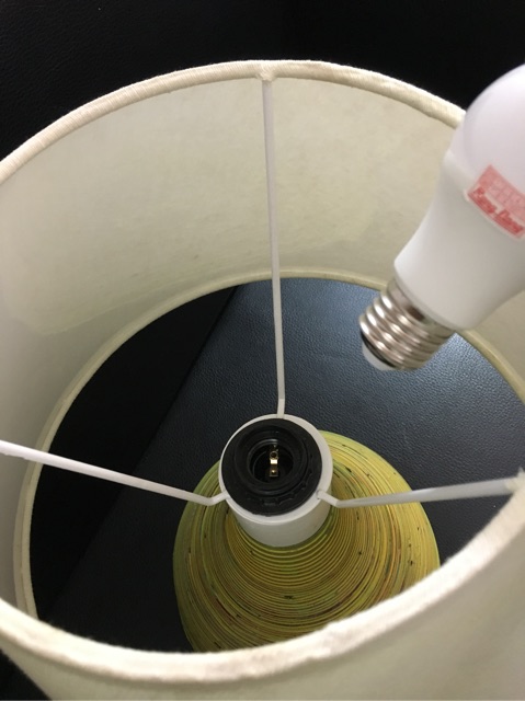 Đèn bàn led Rạng Đông D TL01MN có thể chỉnh 3 chế độ màu
