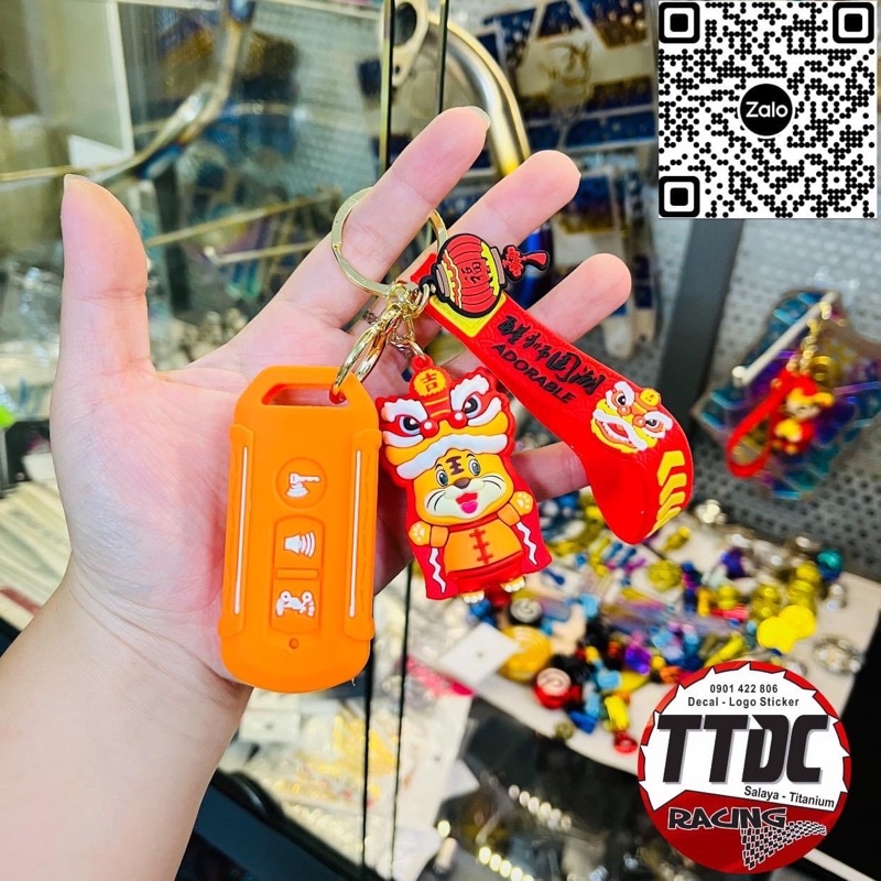 Bao silicon và móc khoá Sh
