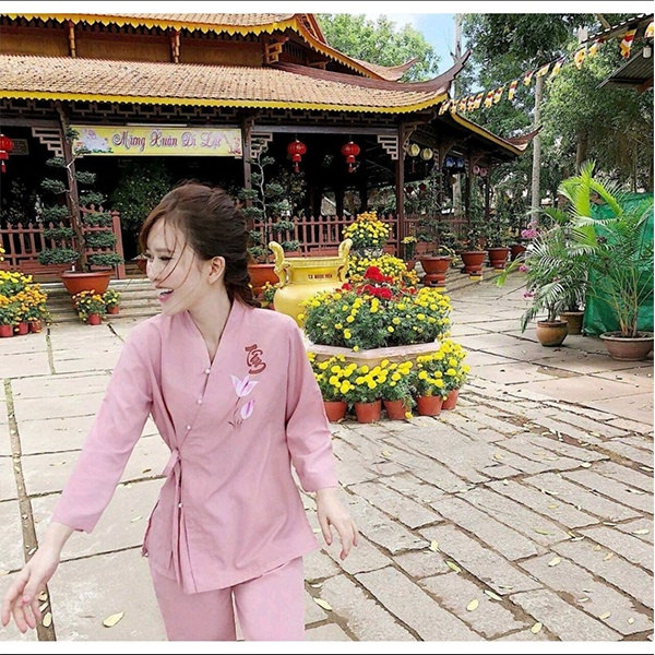 Bộ quần áo đi chùa, đồ lam đi chùa nữ, bộ đi chùa vạt chéo thắt nơ in chữ tâm