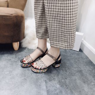 Sandal gót đá màu-quai nạm đá đen