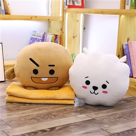 ❤ Bộ chăn gối giữ ấm tay điều hòa không khí in hình BT21 dễ thương