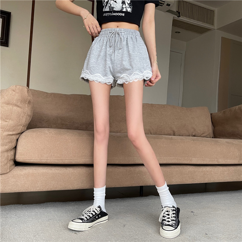 Quần Short Nữ Lưng Cao Viền Ren Thời Trang