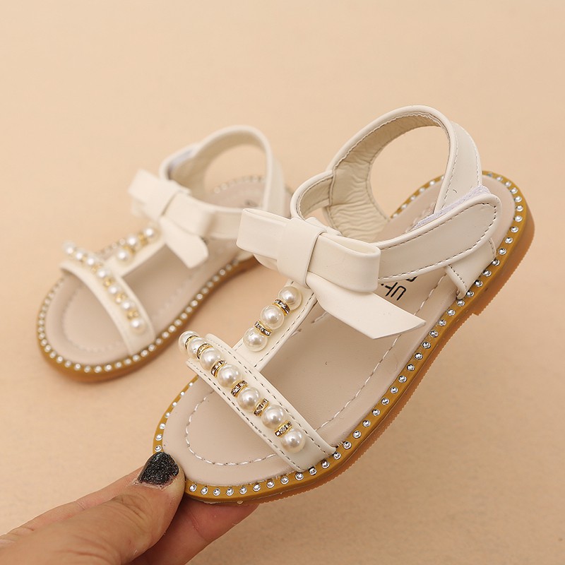 Giày sandals đính ngọc trai xinh xắn cho bé