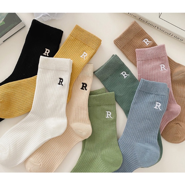 Vớ Tất chữ R cổ cao Nam Nữ phong cách thể thao, trẻ trung, năng động.