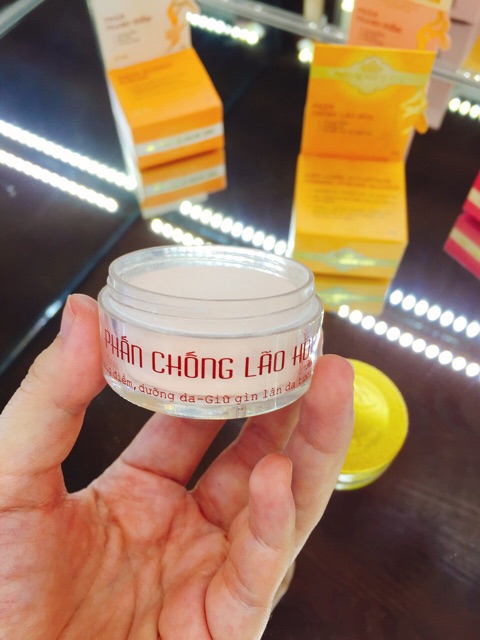 Phấn chống lão hoá Phấn Nụ Hoàng Cung màu da (dạng nén tròn) 25gr