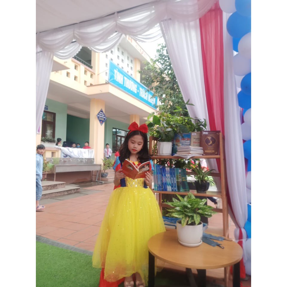 Váy công chúa Bạch Tuyết dài kèm choàng