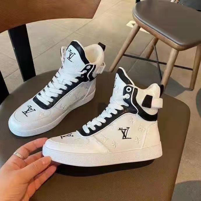 Giày Thể Thao Cổ Cao Mũi Tròn Buộc Dây Thời Trang Phong Cách Mới Cho Nữ