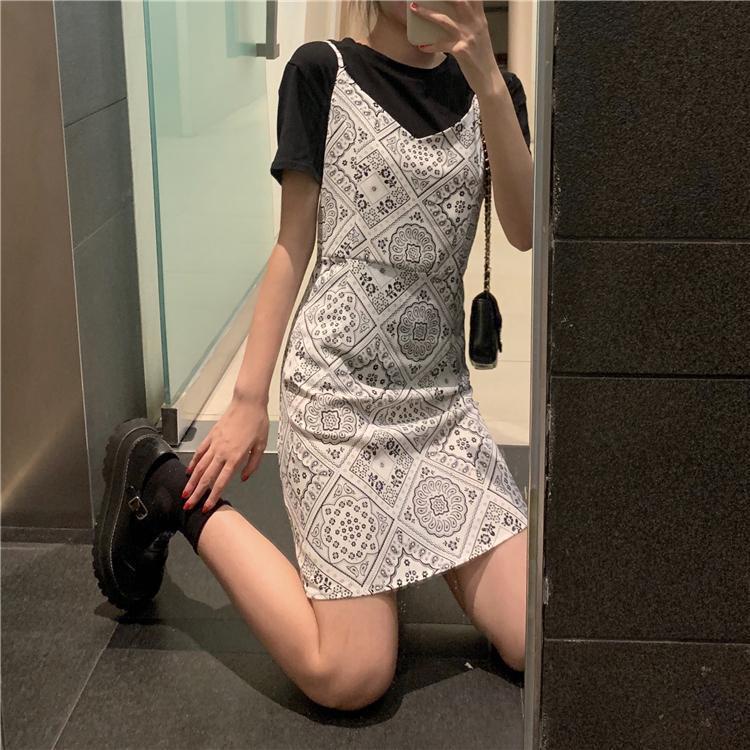 Đầm Hai Dây In Hoa Phong Cách Retro Thời Trang Dành Cho Nữ | BigBuy360 - bigbuy360.vn