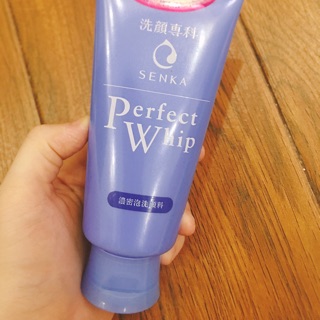 Sữa rửa mặt