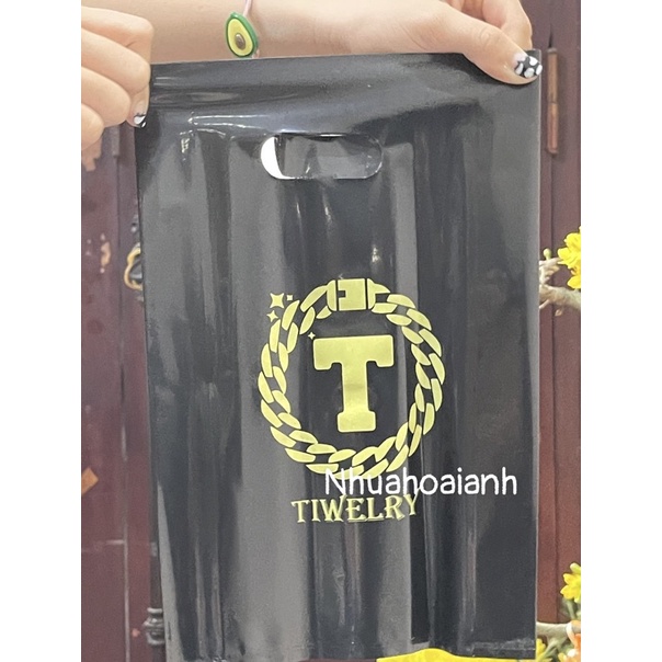 Túi shop màu đen đựng quần áo nam size 30*42 hàng loại 1 siêu bóng