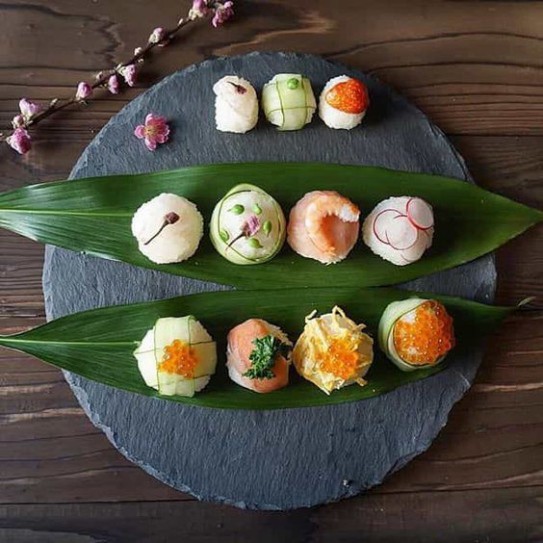 Đĩa đá đen trang trí chụp ảnh food, bánh, sản phẩm vintage. khay đá decor bàn tiệc, bàn ăn