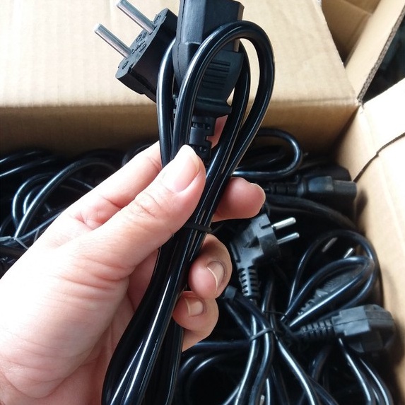 Dây nguồn máy tính