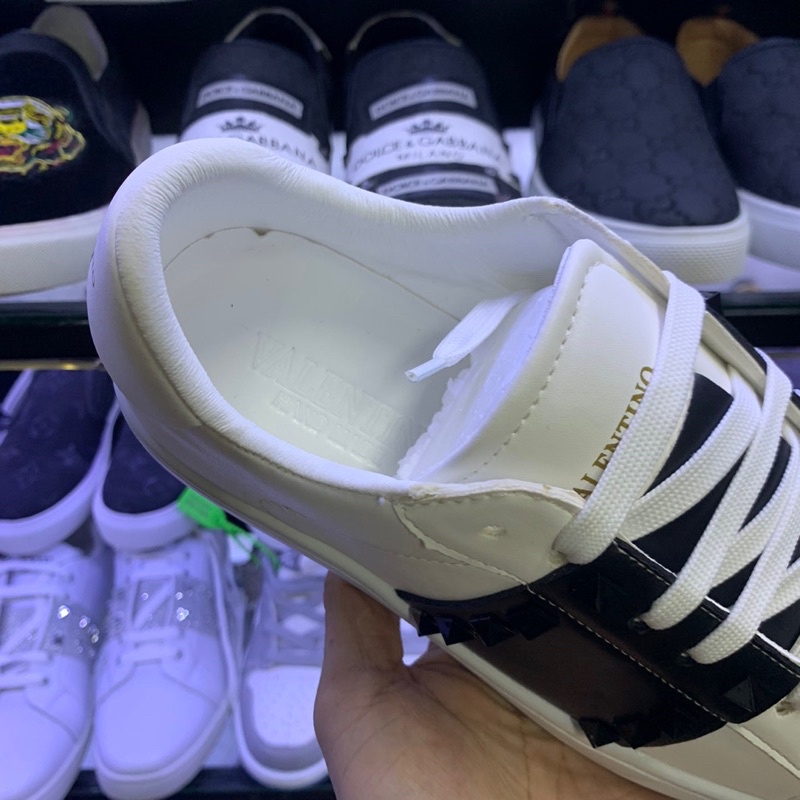 Giày Sneaker Da VLTN Nam Thêu Vạch Tag Đinh Viền