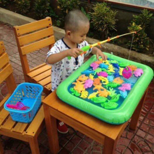 Bộ đồ chơi câu cá cho bé kèm bể nước bằng phao hơi