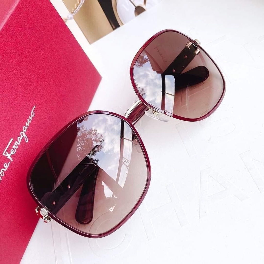 Kính mát Salvatore Ferragamo mắt bordeaux, gọng đỏ SF150S 728 Light Gold