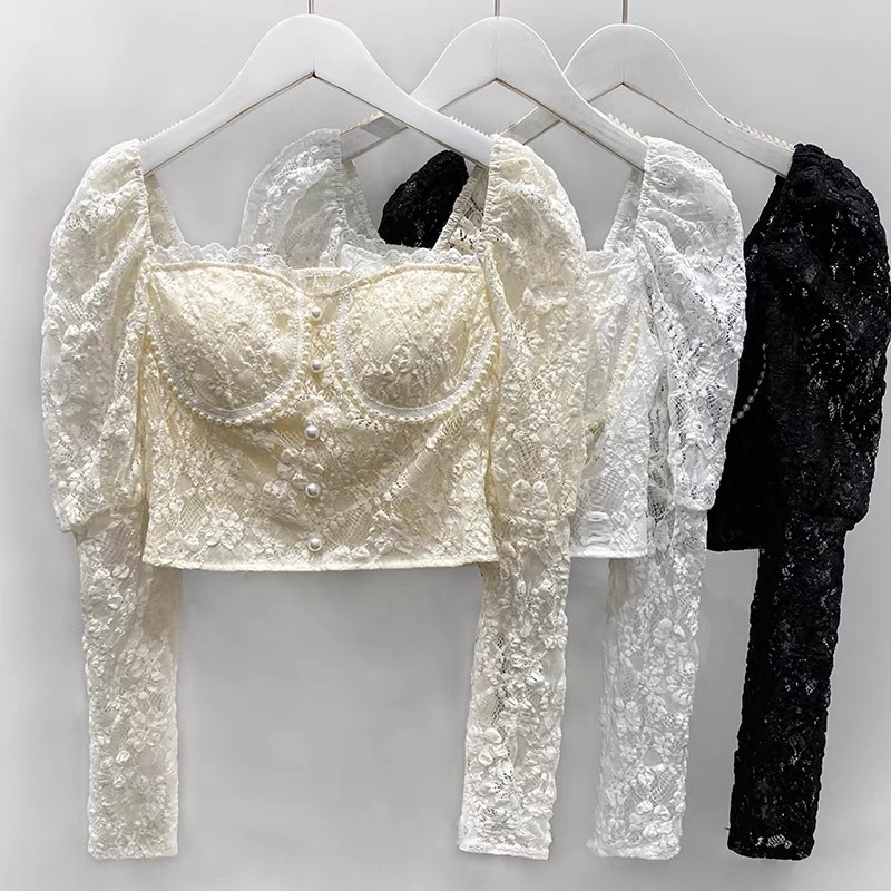 Áo Ren Cổ Vuông Cúc Ngọc Croptop