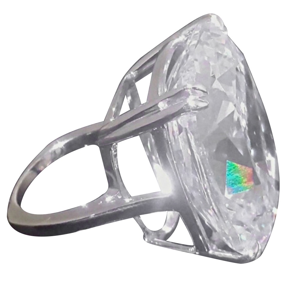 Nhẫn đính hôn đính đá Zircon vuông lớn sang trọng